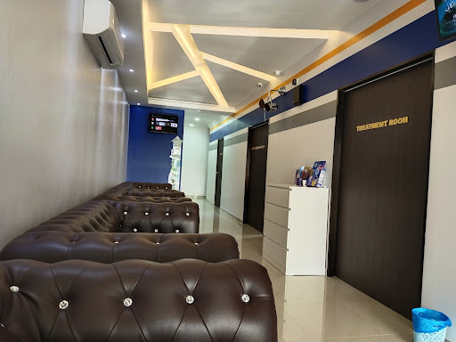 U.N.I KLINIK BESUT - Klinik Keluarga Anda