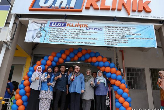 u n i klinik mata ayer perlis